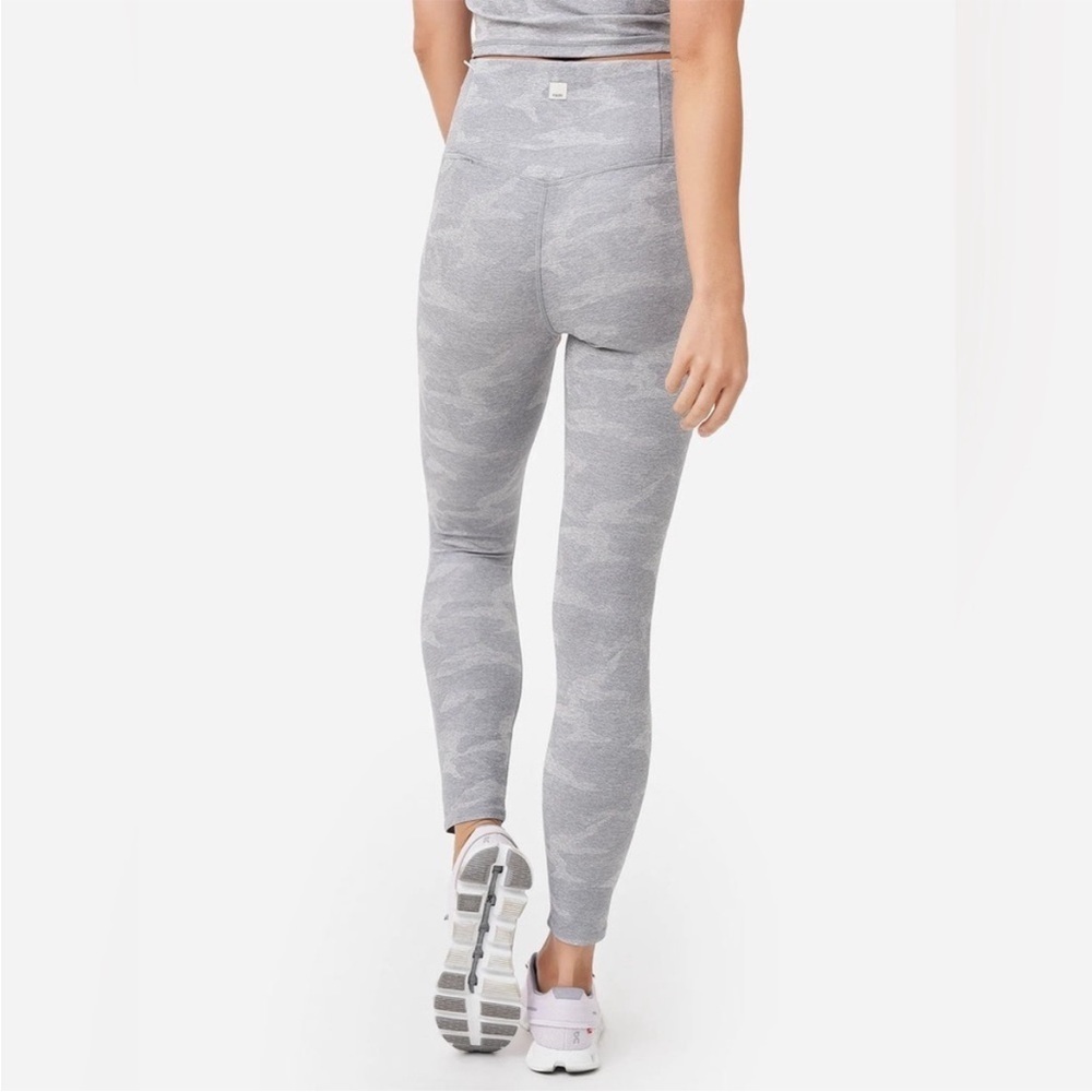 VUORI Heather Grey Camo Clean Elevation Legging Sz Large Gym Athleisure Workout